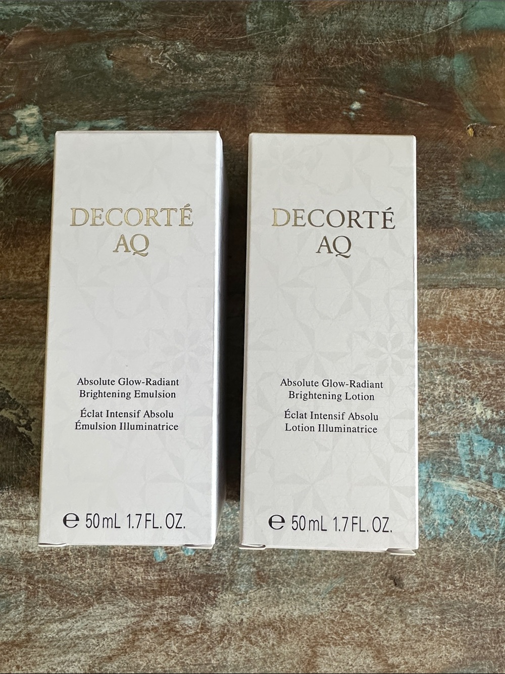 DECORTÉ AQ Absolute Glow-Radiant Brightening Emulsion & Lotion Set
